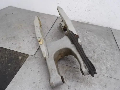 2000 RM250 RM 250 Swingarm Rear Suspension Fork Wheel Support Brace Arm