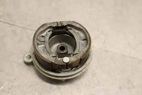 YAMAHA 00-03 TTR90 03-07 TTR90E OEM FRONT BRAKE PLATE DRUM ASSEMBLY 3R0-25121-00