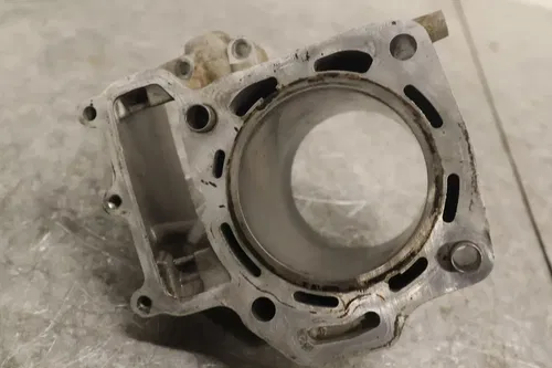 2003 KAWASAKI PRAIRIE 650 KVF650A 4X4 FRONT ENGINE TOP END CYLINDER CRACKED