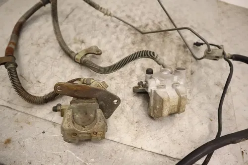 2002 YAMAHA WOLVERINE 350 YFM350FX 4X4 OEM LEFT RIGHT FRONT BRAKE CALIPER MASTER