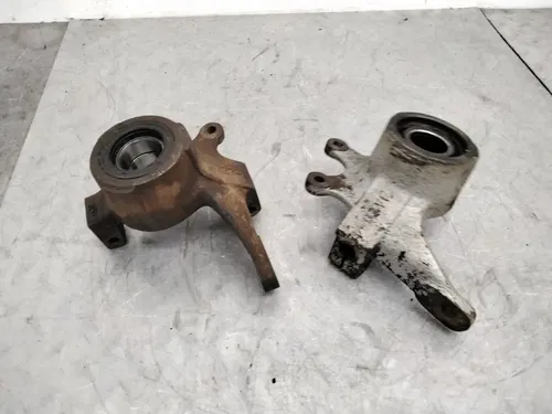 2000 ARCTIC CAT 300 4X4 OEM FRONT STEERING KNUCKLES SET PAIR
