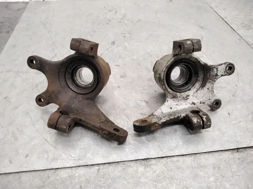 2000 ARCTIC CAT 300 4X4 OEM FRONT STEERING KNUCKLES SET PAIR
