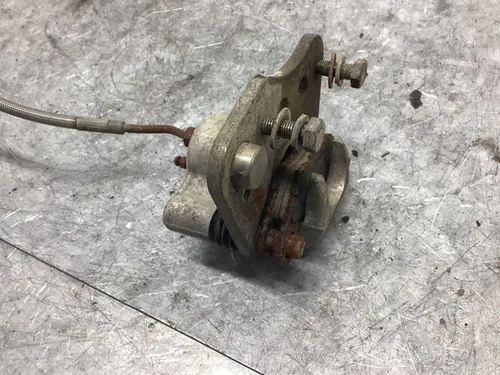 2004 Polaris Sportsman 700 Twin EFI OEM RIGHT LEFT FRONT BRAKE CALIPER SET