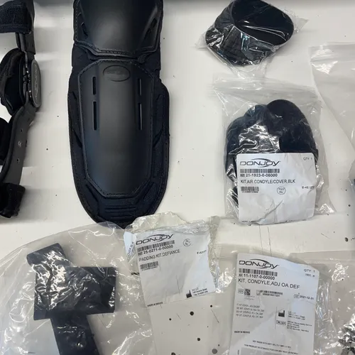 Donjoy Defiance Custom Knee brace Left knee 