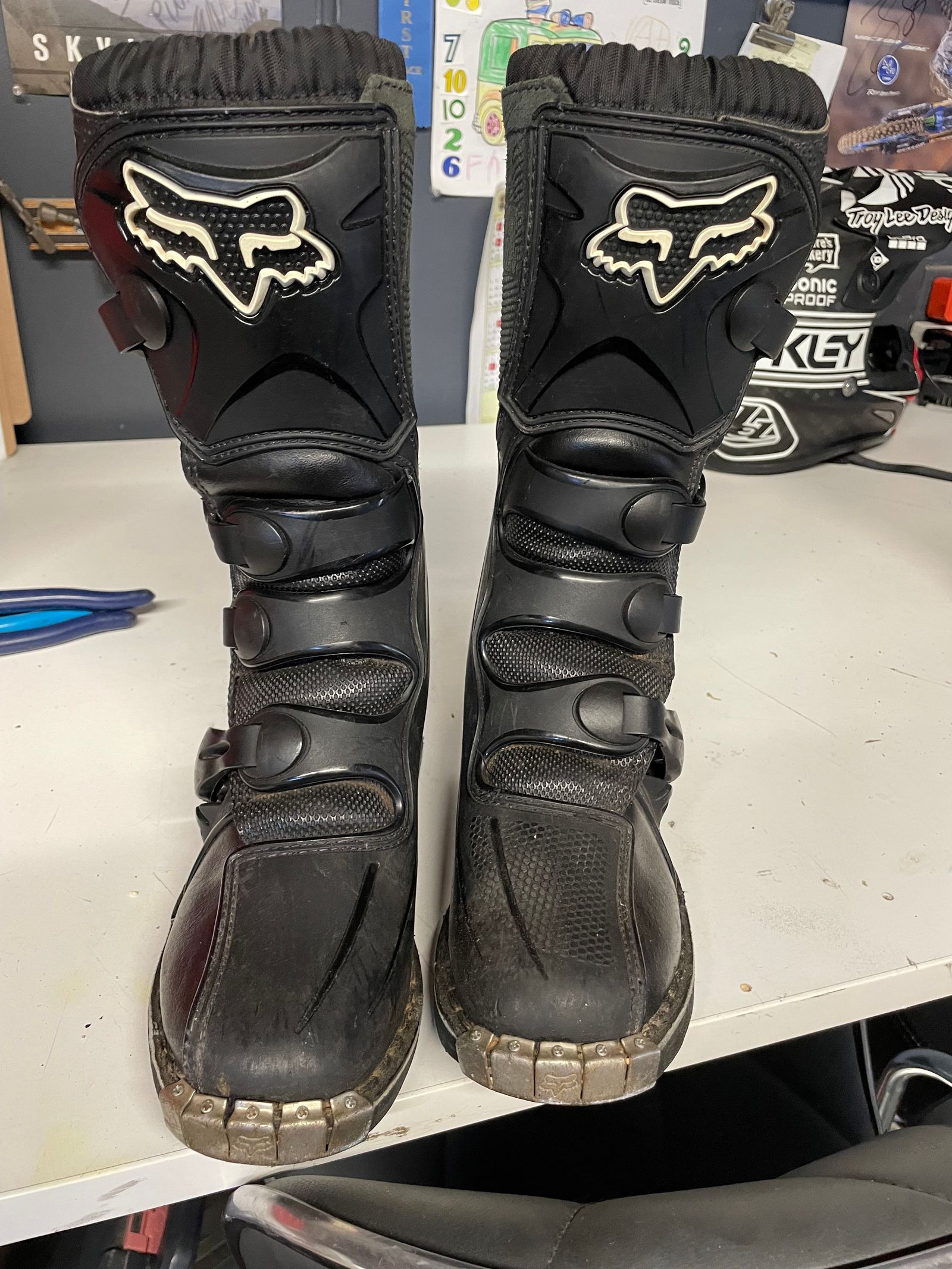 Youth Fox Racing Tracker Boots Size 5 MX Locker