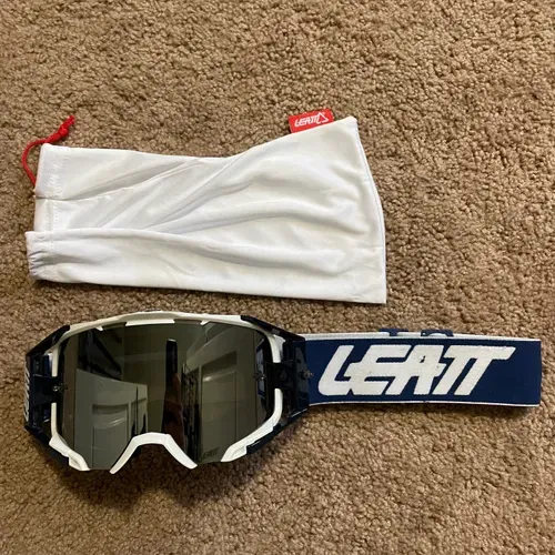 O'Neil 5srs Helmet With Leatt Goggles