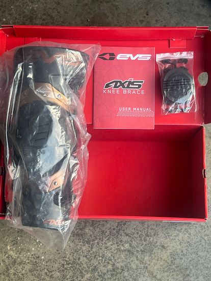 EVS Protective - Left Size M