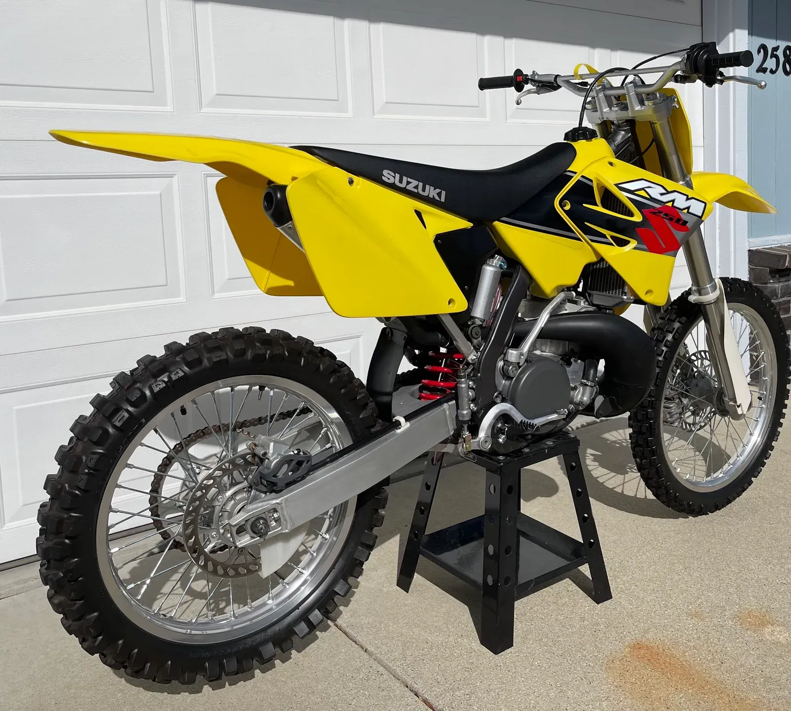 2001 rm250