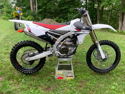 Stock Plastic 2014 YZ450