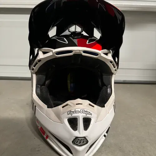 Troy Lee Designs Helmet 