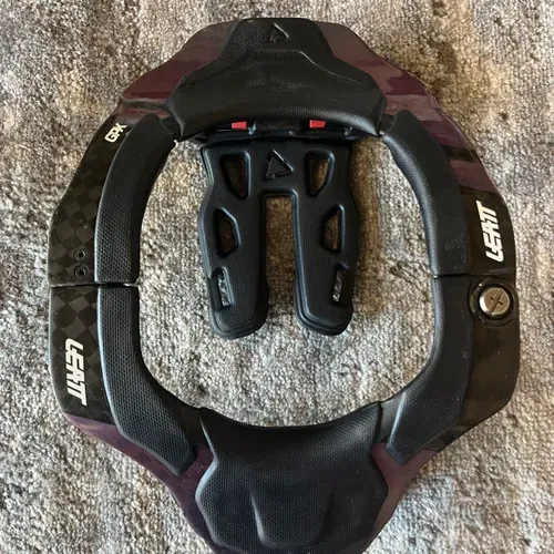 Leatt GPX Carbon 6.5 Neck Brace Size L/XL