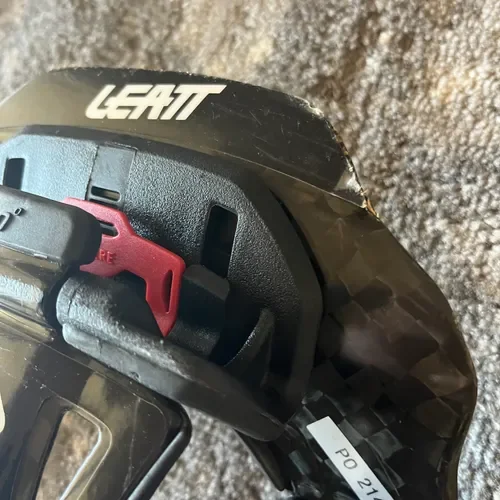 Leatt GPX Carbon 6.5 Neck Brace Size L/XL