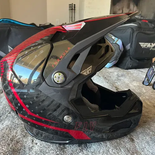 Fly Formula Carbon Size Medium With Bag