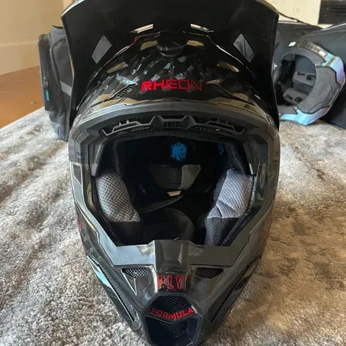 Fly Formula Carbon Size Medium With Bag