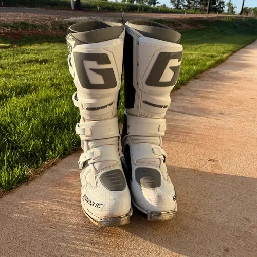 Gaerne SG12 White Size 12 MX Boots 