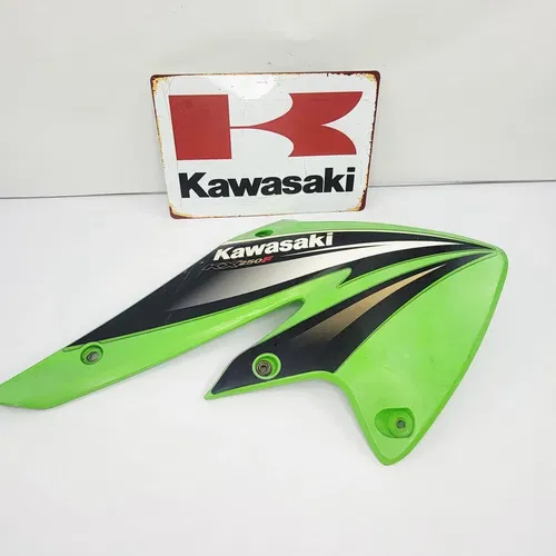 2004 2004-2005 Kawasaki KX250F KX 250F Right Side Radiator Shroud Tank Cover OEM