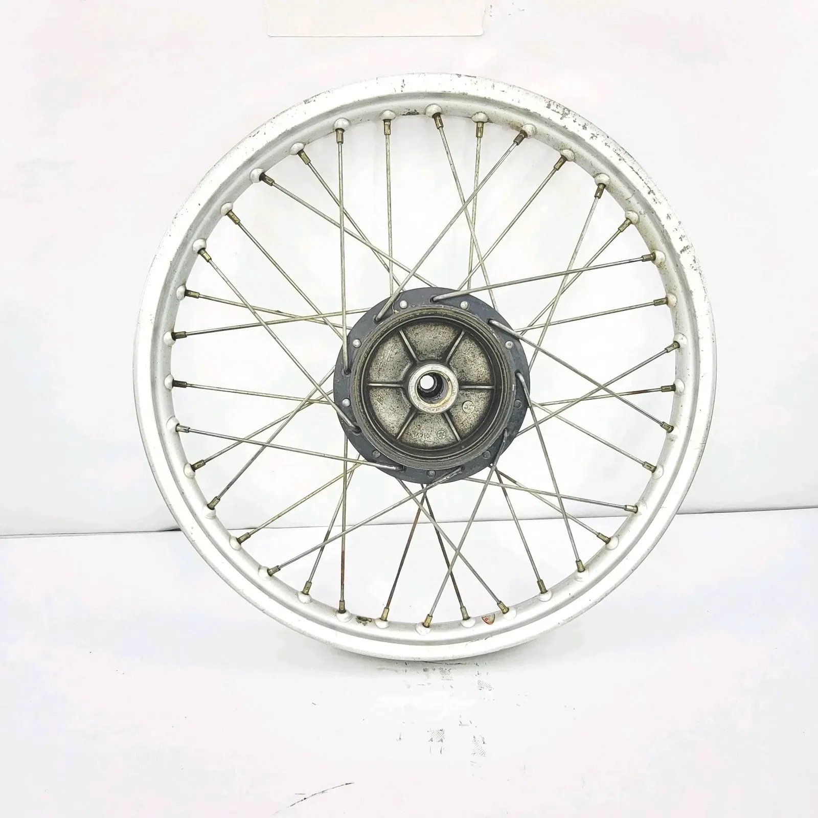 1981 1980-1981 Yamaha IT175 IT 175 Front Wheel Rim Hub Spokes  21'x1.60 OEM