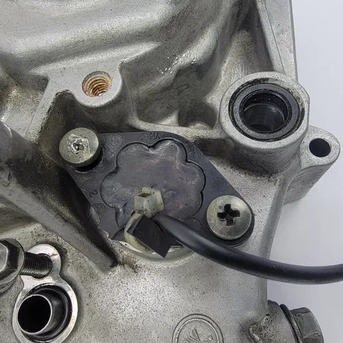 2003 2003-2005 YAMAHA YZ450f YZ 450F Engine Crankcase Left Side Crank Case OEM