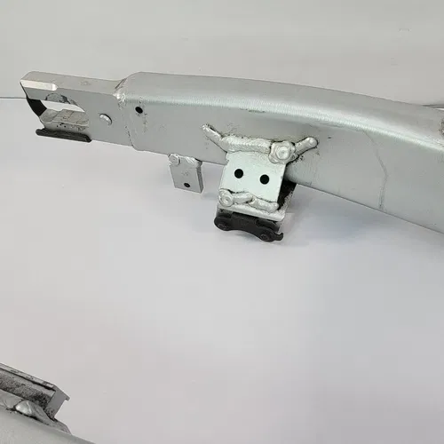 2005 1999-2006 YAMAHA TTR 250 Rear Swingarm Swing Arm Suspension Pivot OEM