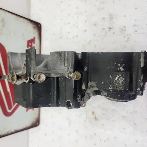 1993-1994 Honda CR125R CR 125 Engine Left Crankcase Block Honda CR125 SEE DESCR