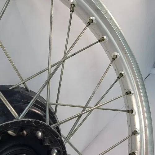 1998 1994-2002 HONDA XR200R Front Wheel Hub Rim Spokes 21x1.60 Tire Removed OEM