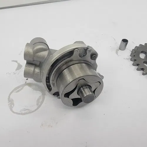 2003 2003-2005 YAMAHA YZ450F WR450F Engine Motor Oil Pump Gear Bolts Screen OEM