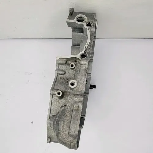 2003 2003-2005 Yamaha YZ450F YZ 450F Engine Crankcase Right Side Crank Case OEM