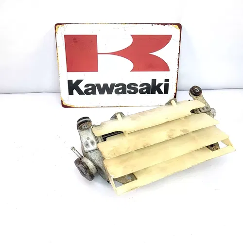 2001 1995-2006 Kawasaki KDX 200 KDX 220 Right Fill Side Radiator Cap And Guard