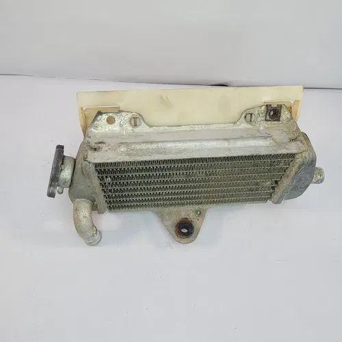 2001 1995-2006 Kawasaki KDX 200 KDX 220 Right Fill Side Radiator Cap And Guard