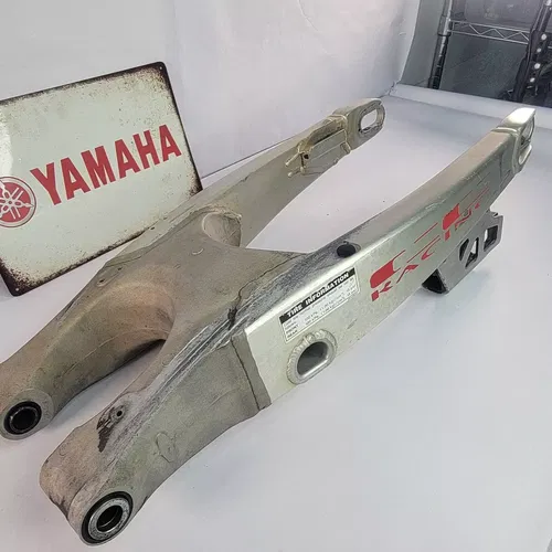 2004 2003-2004 Yamaha YZ450F Swingarm Swing Arm Suspension 5UN-22110-00-00