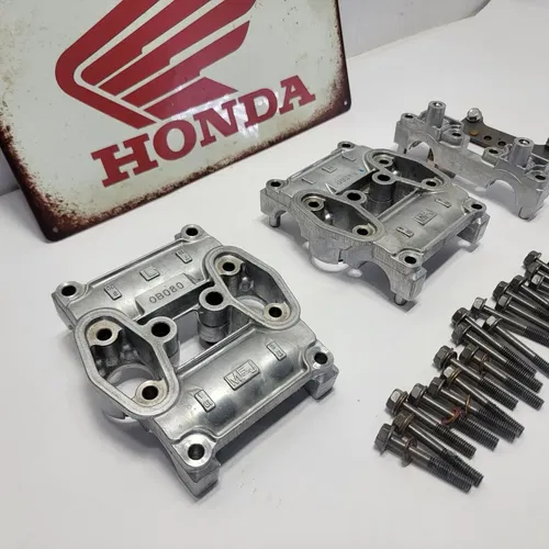 2018 Honda CBR600RR Camshaft Towers 2013-2019 Hold Down Caps Engine Cam Holders
