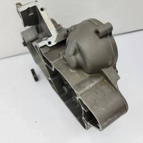 2001 1998-2001 KTM 125SX 125 SX 200 EXC Crankcase Right Engine Case OEM