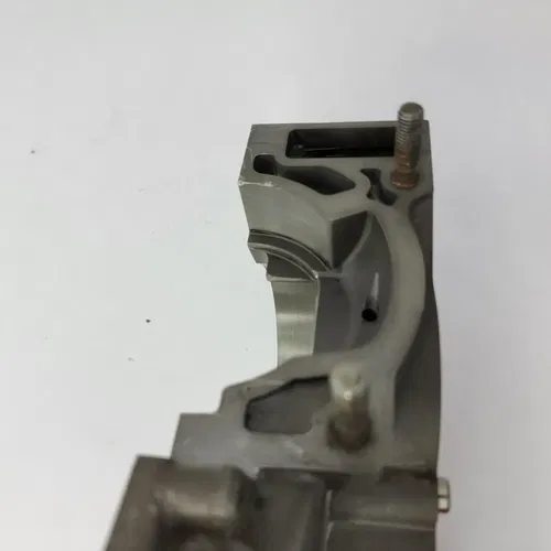 2001 1998-2001 KTM 125SX 125 SX 200 EXC Crankcase Right Engine Case OEM