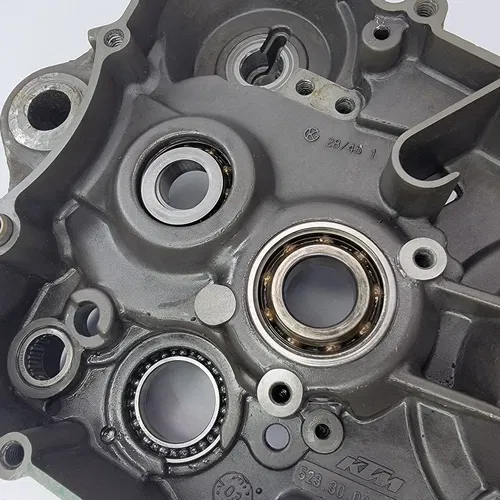 2001 1998-2001 KTM 125SX 125 SX 200 EXC Crankcase Right Engine Case OEM