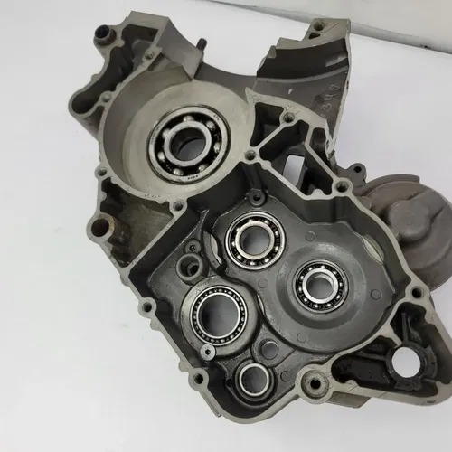 2001 1998-2001 KTM 125SX 125 SX 200 EXC Crankcase Right Engine Case OEM
