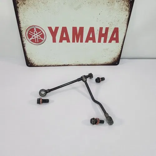 2005 1999-2006 YAMAHA TTR 250 Engine Oil LinePipe Hard Pipe Oil Line Bolts OEM