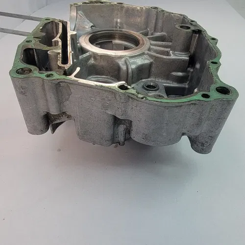 1998 1993-2002 Honda XR200R XR200 XR 200 Left Engine Crankcase Crank Case OEM