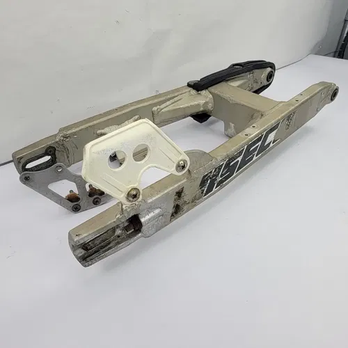 2008 2005-2013 KAWASAKI KX 100 KX100 Rear Swingarm Rear Suspension Swing Arm OEM