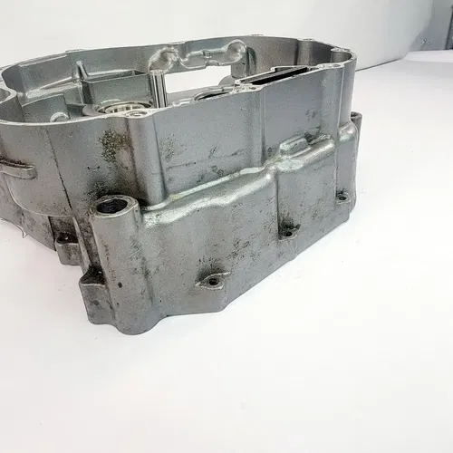 2005 1999-2006 YAMAHA TTR250 TTR 250 Engine Crankcase Right Case Bearing OEM