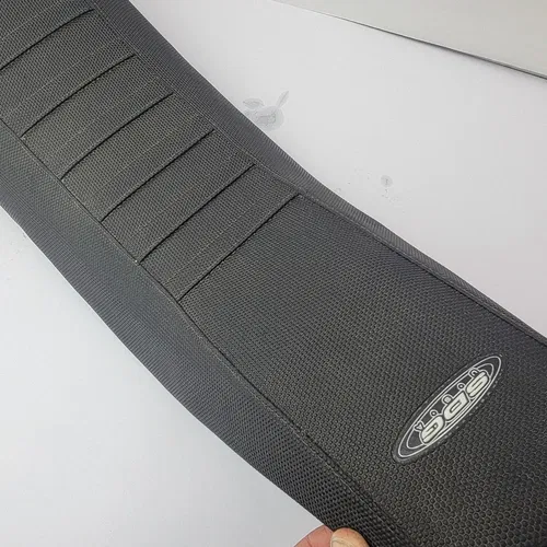 07-11 KTM 150 SX 125 250 450 SX Seat SDG 9 Pleat Gripper Seat 96340 Seat Cover