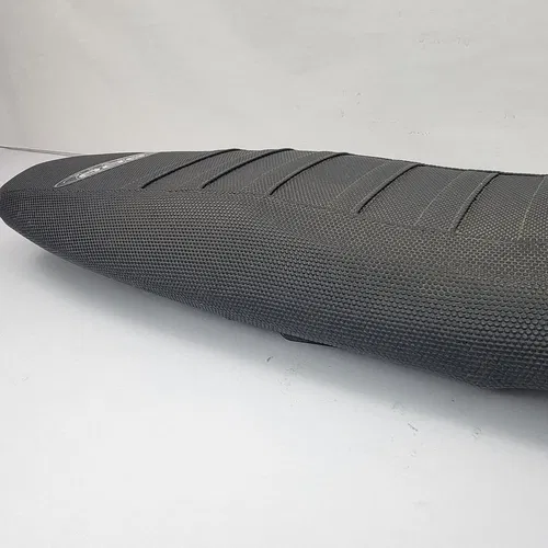 07-11 KTM 150 SX 125 250 450 SX Seat SDG 9 Pleat Gripper Seat 96340 Seat Cover