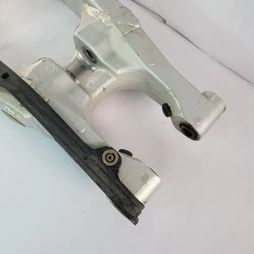 2001 YAMAHA YZ125 YZ250 YZ250F YZ426F Rear Swingarm Suspension Arm 5MV-22110-00