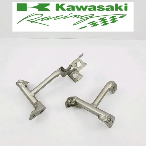 2013 2008-2023 Kawasaki KLX140 KLX 140 Frame Shroud Bracket Mount 35063-0416-458