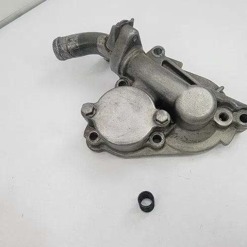 04-08 KAWASAKI KX250F 04-06 RMZ250 Inner Clutch Cover Water Pump 14032-0057 OEM