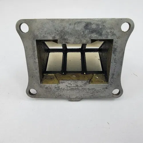 1991 1990-1991 Honda CR125 CR125R Intake Reed Cage Valve Reeds 14100-KZ4-700 OEM
