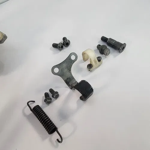 2005 1999-2006 YAMAHA TTR 250 Rear Brake Caliper Master Cylinder Pedal Assembly