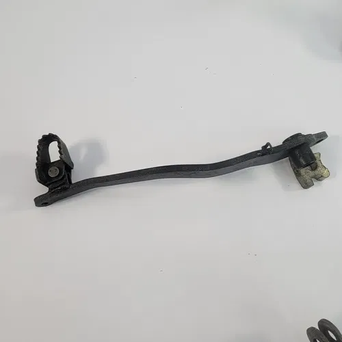 2005 1999-2006 YAMAHA TTR 250 Rear Brake Caliper Master Cylinder Pedal Assembly