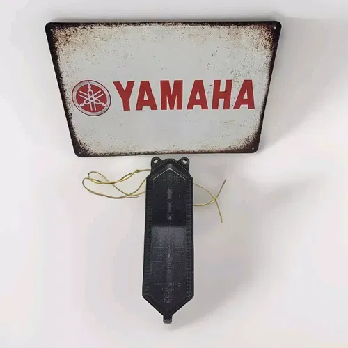 2016 YAMAHA YZF R1 Rear Taillight Back Brake Light Red Tested Good 2015-2019