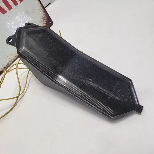 2016 YAMAHA YZF R1 Rear Taillight Back Brake Light Red Tested Good 2015-2019