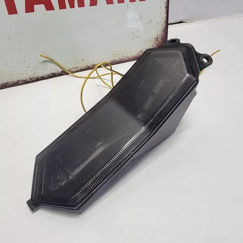 2016 YAMAHA YZF R1 Rear Taillight Back Brake Light Red Tested Good 2015-2019